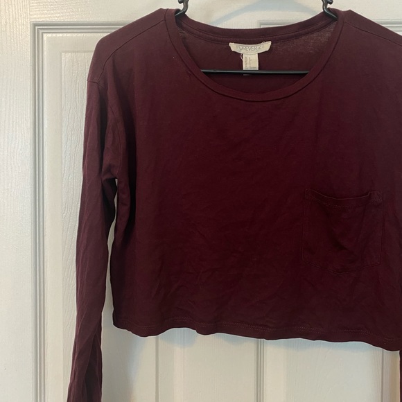 Forever 21 Cropped Shirt - Picture 2 of 2
